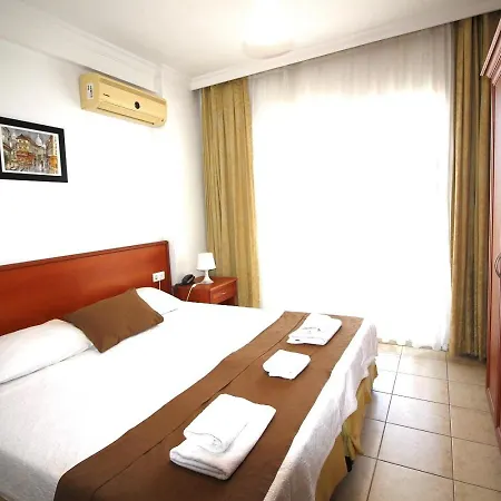 ホテル Bonapart Çeşme